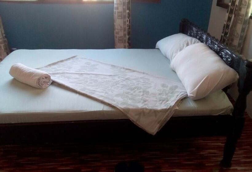 اتاق استاندارد با چشم‌انداز باغ, Akogo House   Bnb , Hostel, Backpackers & Volunteer Center