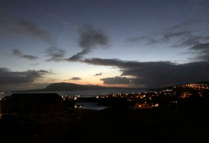 غرفة ديلوكس مطلّة علي البحر, Light & Spacious Home