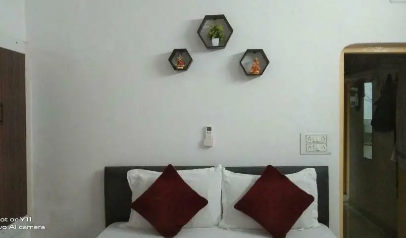 Chambre Deluxe, Gurukrupa Bunglow