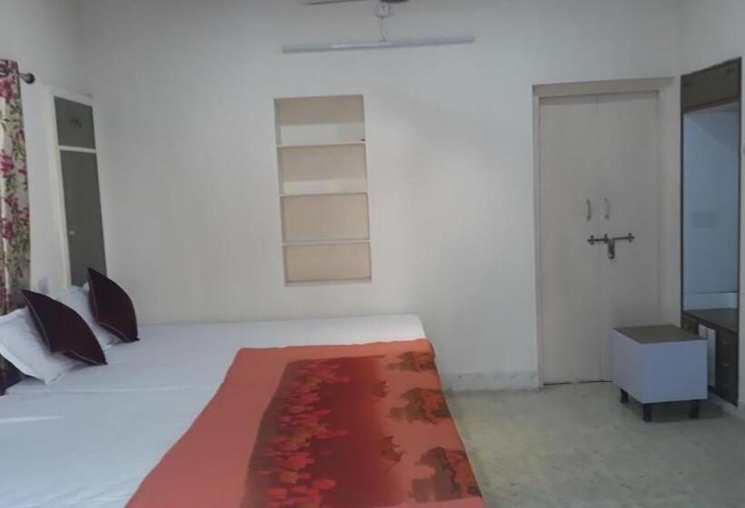 家庭套房, Gurukrupa Bunglow