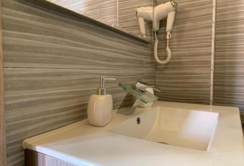 디럭스 룸, Paradise Home