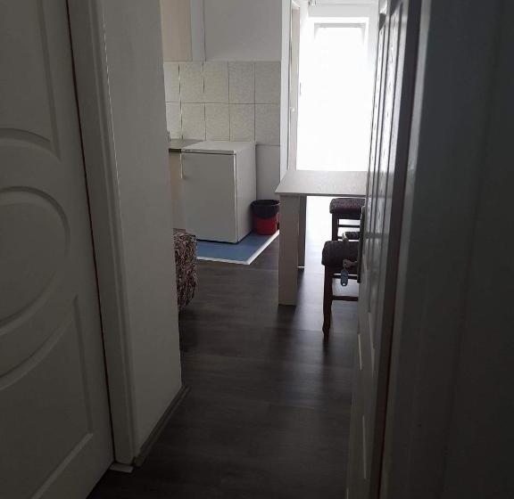 آپارتمان 1 خوابه, Prenociste H2o