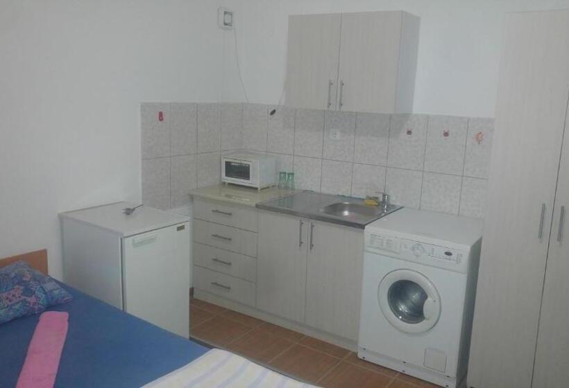 استودیو استاندارد با بالکن, Prenociste H2o