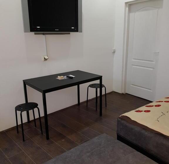 استودیو استاندارد با بالکن, Prenociste H2o