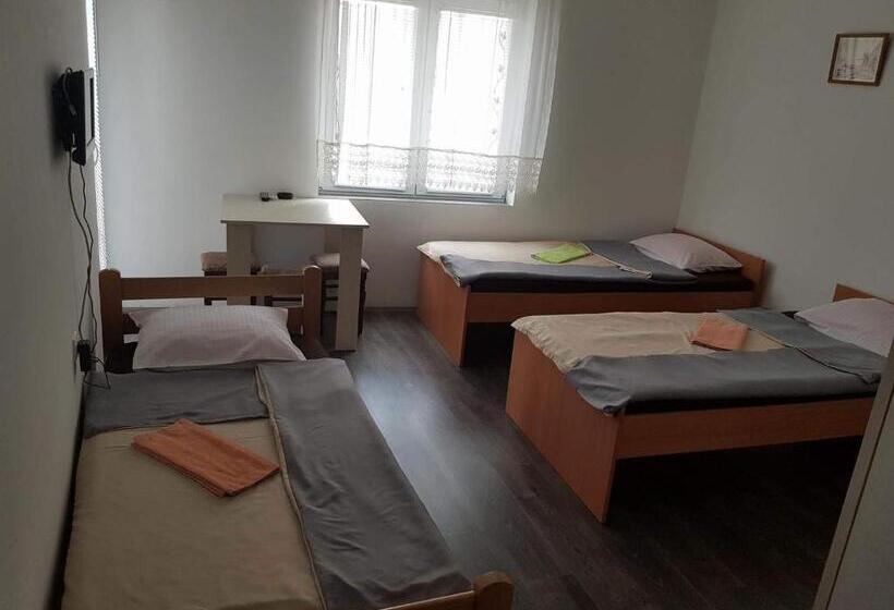 استودیو استاندارد با بالکن, Prenociste H2o