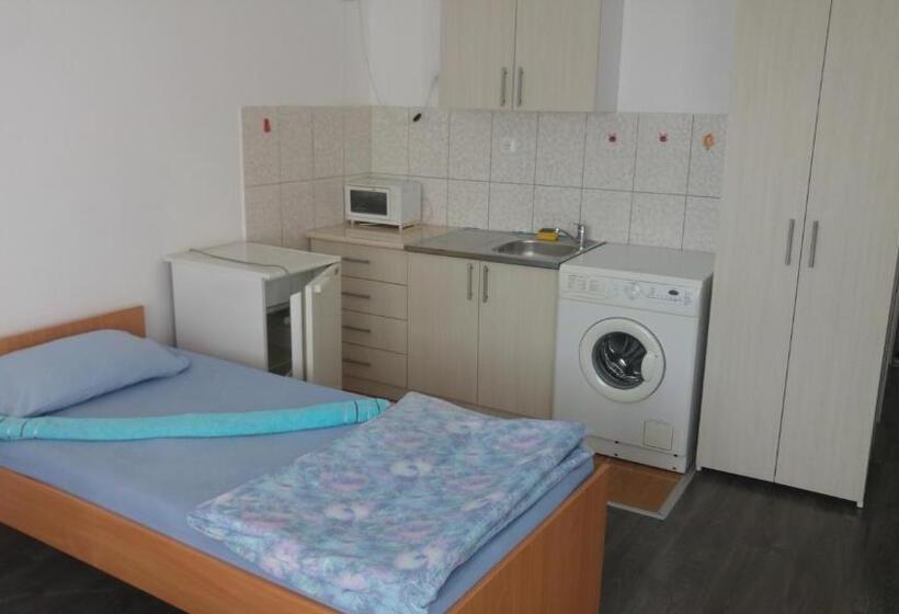 استودیو استاندارد با بالکن, Prenociste H2o