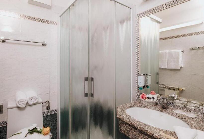 Triple Room Sea View, Villa Bellevue Portoroz Portorose