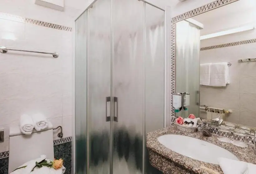 Triple Room Sea View, Villa Bellevue Portoroz Portorose