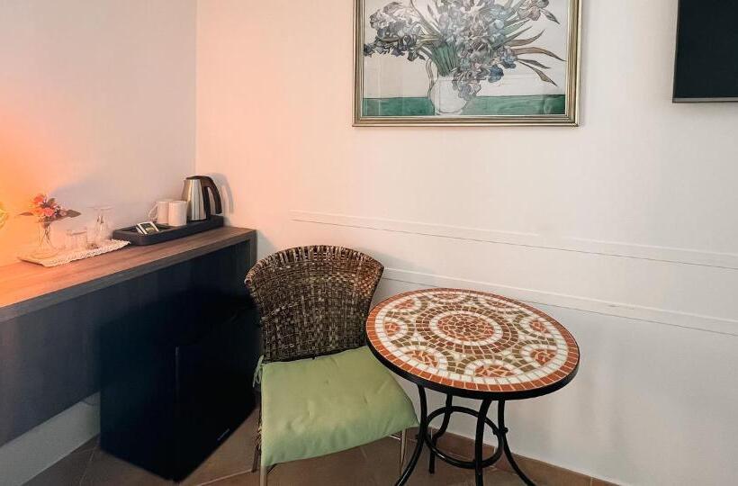 اتاق استاندارد با چشم‌انداز دریا, Villa Bellevue Portoroz Portorose