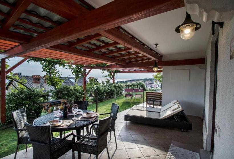 آپارتمان 2 خوابه با چشمانداز دریا, Villa Bellevue Portoroz Portorose