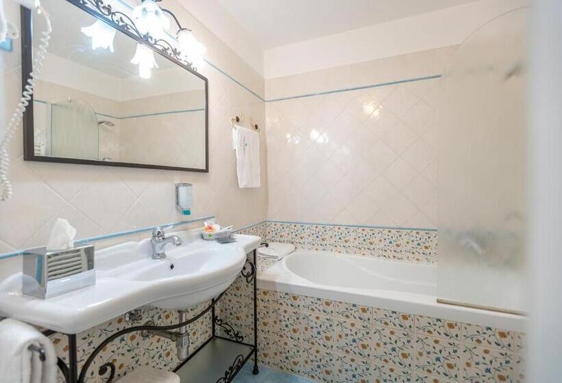 آپارتمان 1 خوابه با چشم‌انداز دریا, Villa Bellevue Portoroz Portorose