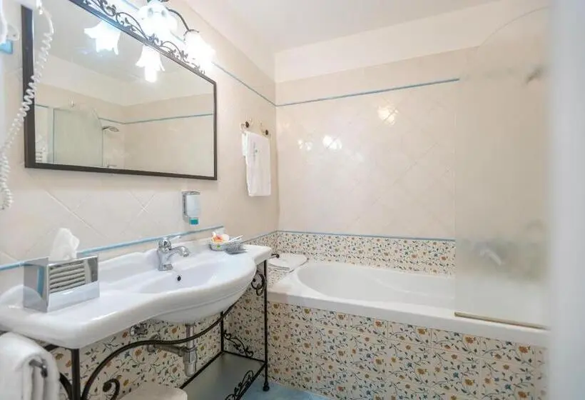 آپارتمان 1 خوابه با چشم‌انداز دریا, Villa Bellevue Portoroz Portorose