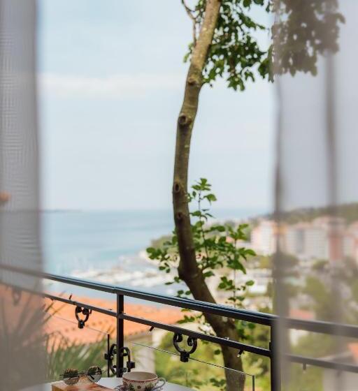 اتاق سوپریور با چشم‌انداز دریا و بالکن, Villa Bellevue Portoroz Portorose