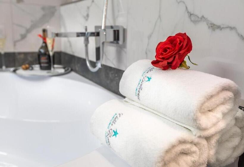 اتاق سوپریور با چشمانداز دریا و بالکن, Villa Bellevue Portoroz Portorose