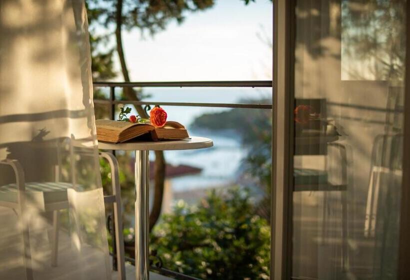 اتاق سوپریور با چشمانداز دریا و بالکن, Villa Bellevue Portoroz Portorose