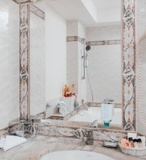 اتاق لوکس با بالکن, Villa Bellevue Portoroz Portorose