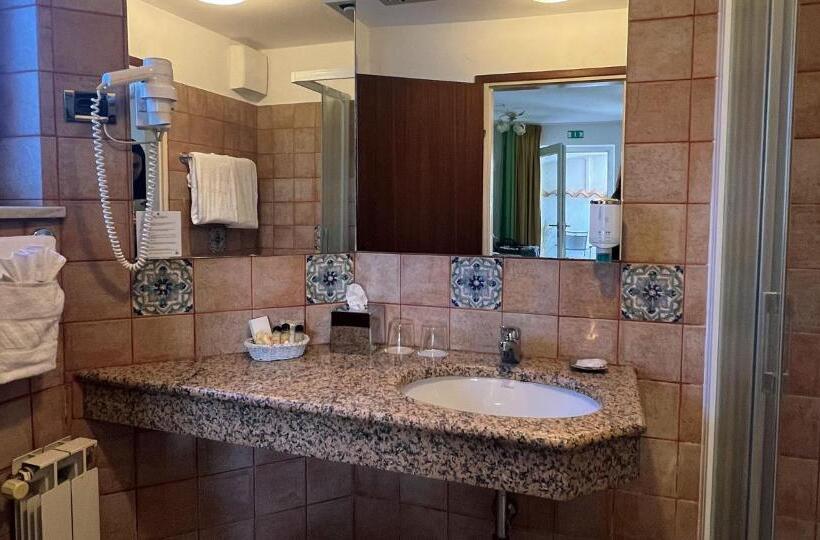 اتاق استاندارد, Villa Bellevue Portoroz Portorose