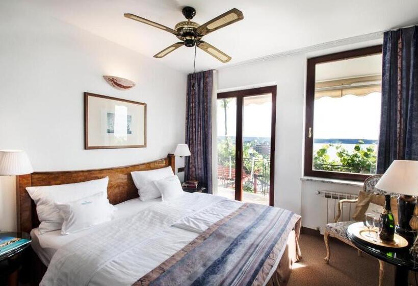 اتاق استاندارد با بالکن و چشمانداز دریا, Villa Bellevue Portoroz Portorose
