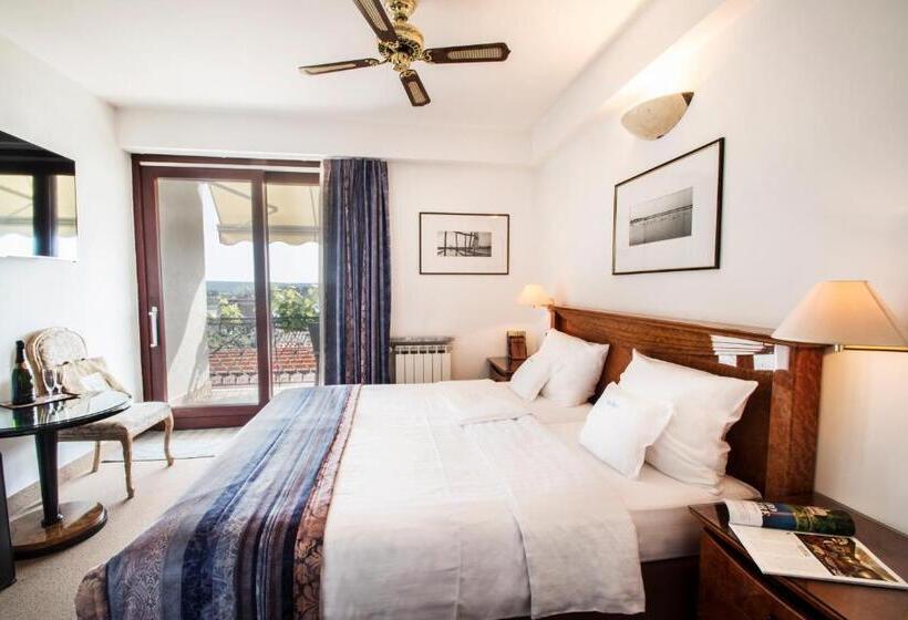 اتاق استاندارد با بالکن و چشمانداز دریا, Villa Bellevue Portoroz Portorose