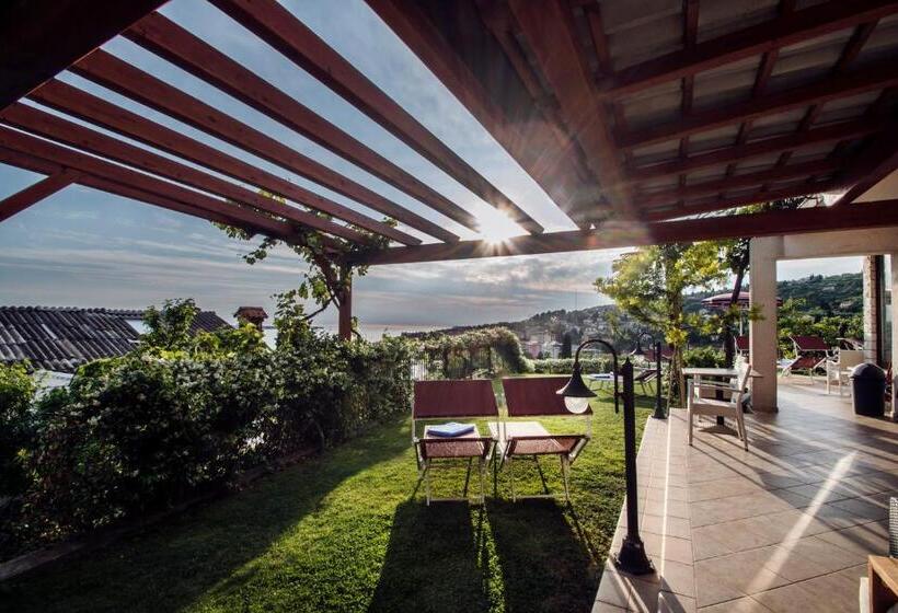 آپارتمان 2 خوابه با چشم‌انداز دریا, Villa Bellevue Portoroz Portorose