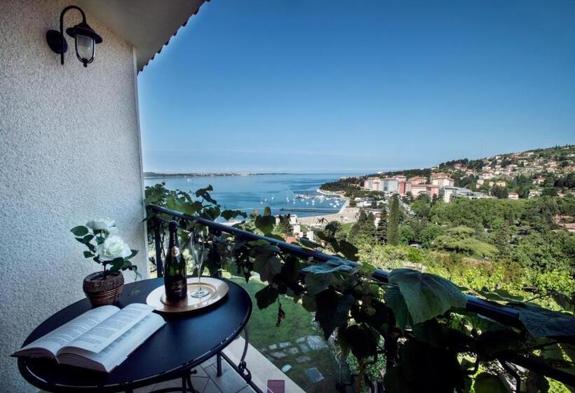 1 Bedroom Deluxe Apartment Sea View, Villa Bellevue Portoroz Portorose