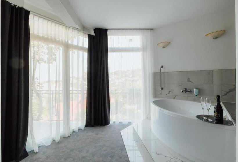 اتاق سوپریور با چشمانداز دریا و بالکن, Villa Bellevue Portoroz Portorose