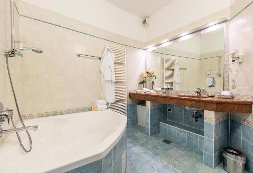 آپارتمان 1 خوابه با چشمانداز دریا, Villa Bellevue Portoroz Portorose