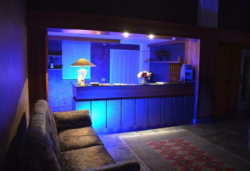 スタンダードスタジオ, Majestic Suite