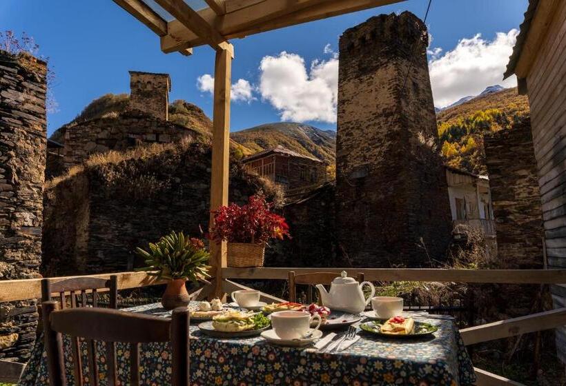 اتاق استاندارد چهار تخته, Agra Ushguli