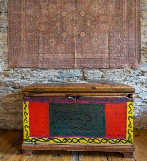 اتاق استاندارد چهار تخته, Agra Ushguli