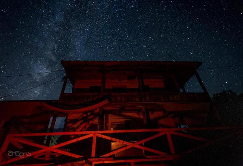 اتاق استاندارد چهار تخته, Agra Ushguli