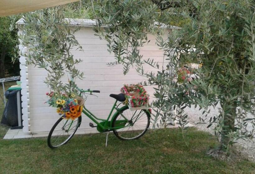 غرفة قياسية ثلاثية مطلة علي الحديقة, Alice S Room By Casolare Isabella