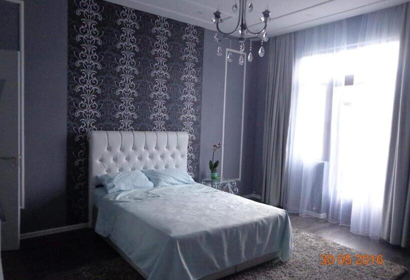 سوئیت با بالکن, Kobuleti