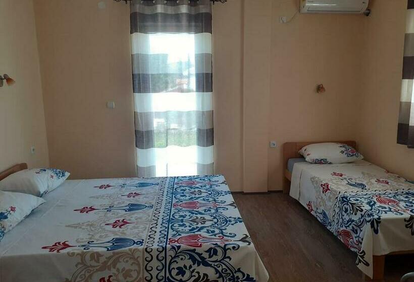 اتاق استاندارد سه نفره, Sunshine