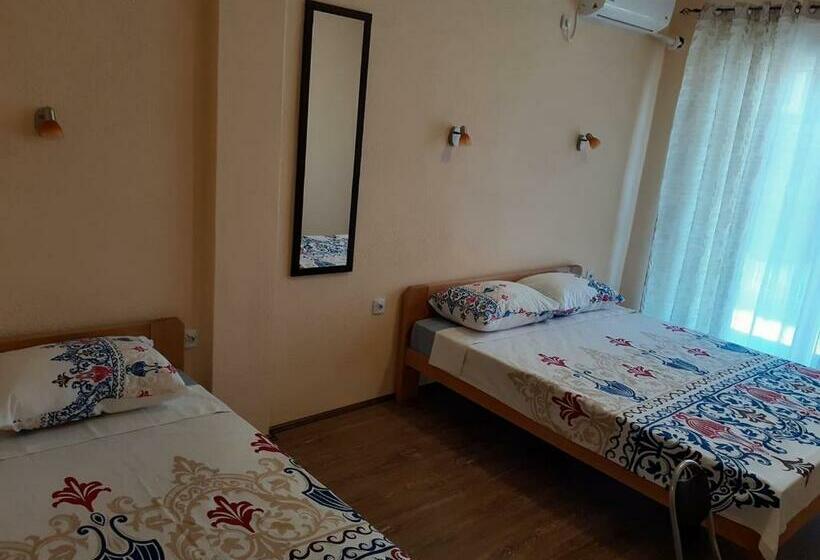 اتاق استاندارد سه نفره, Sunshine