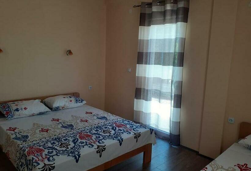 اتاق استاندارد سه نفره, Sunshine