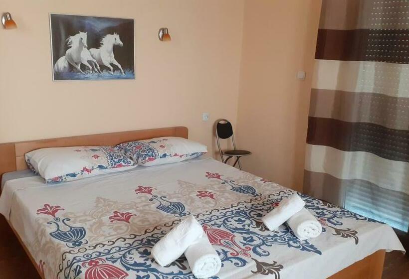 اتاق استاندارد سه نفره, Sunshine