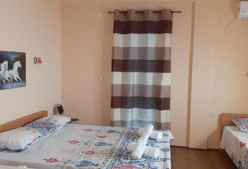 اتاق استاندارد سه نفره, Sunshine