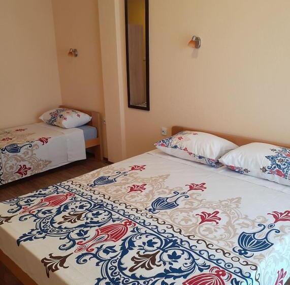 اتاق کلاسیک سه تخته, Sunshine