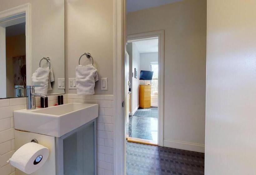スタンダードスタジオ, Stylish Downtown Studio In The Boston, C.ave #34