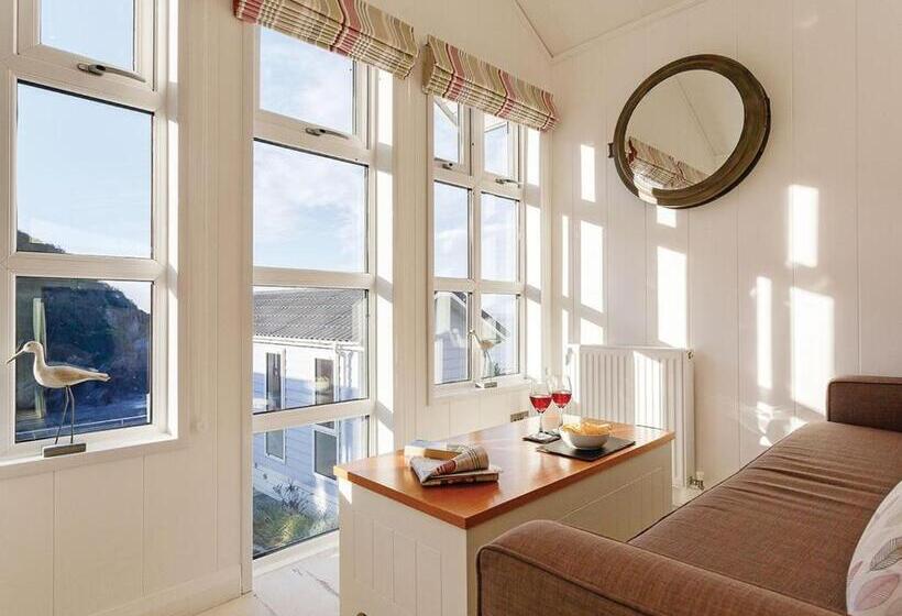 プレミアムルーム, Beach Cove Coastal Retreat