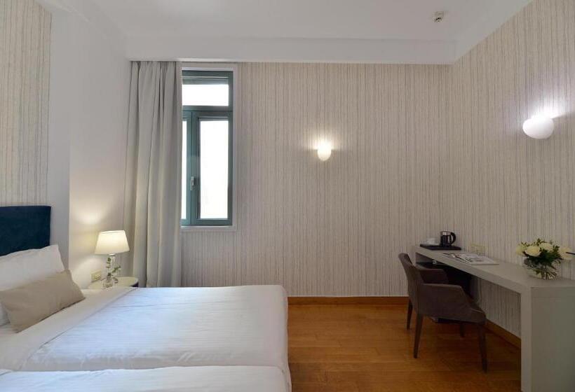 Номер Deluxe, Athenaeum Eridanus Luxury