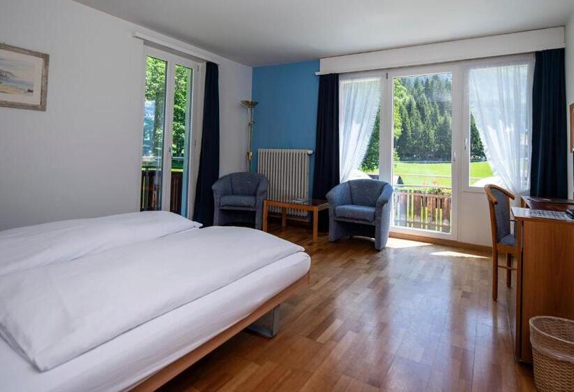 高级大房间, Berghaus