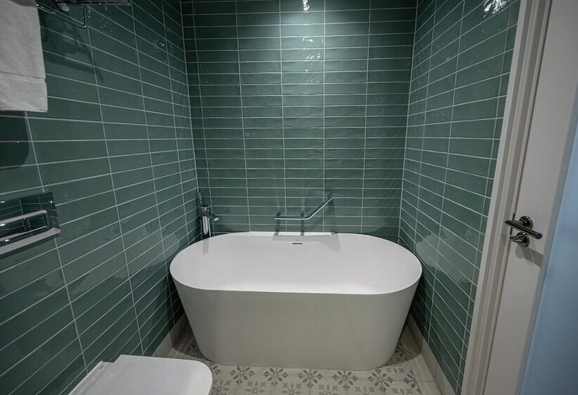 Полулюкс, Dunkeld House