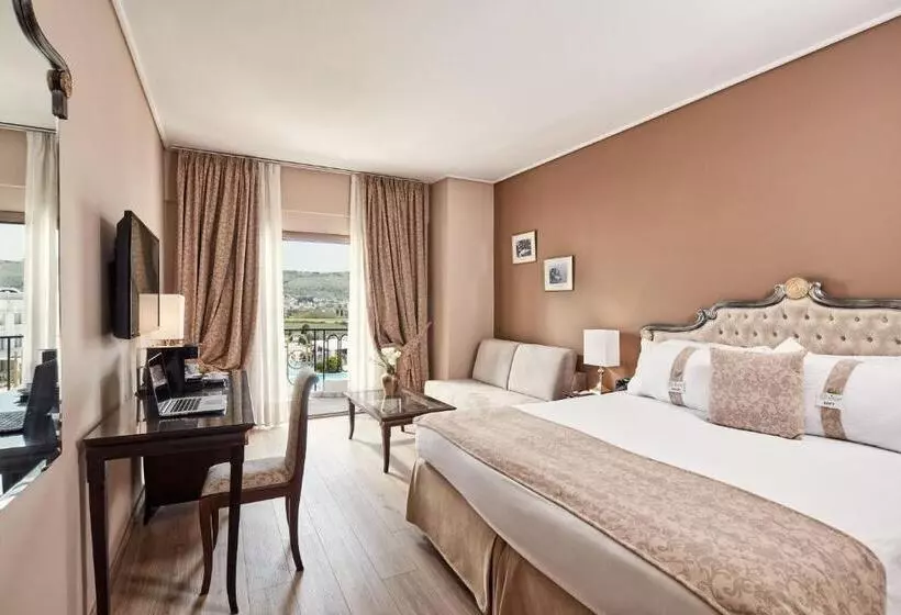 プールの見えるエクゼクティブルーム, Epirus Palace Congress & Spa