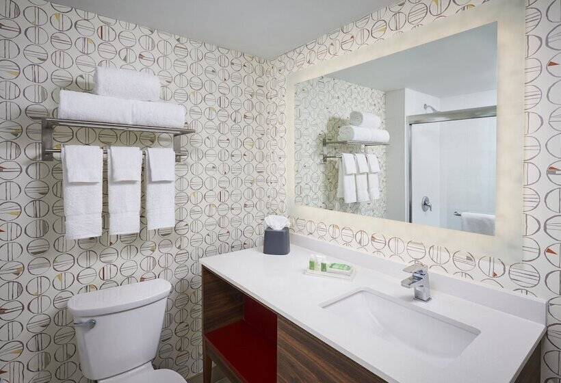 جناح, Holiday Inn & Suites Oakville At Bronte, An Ihg