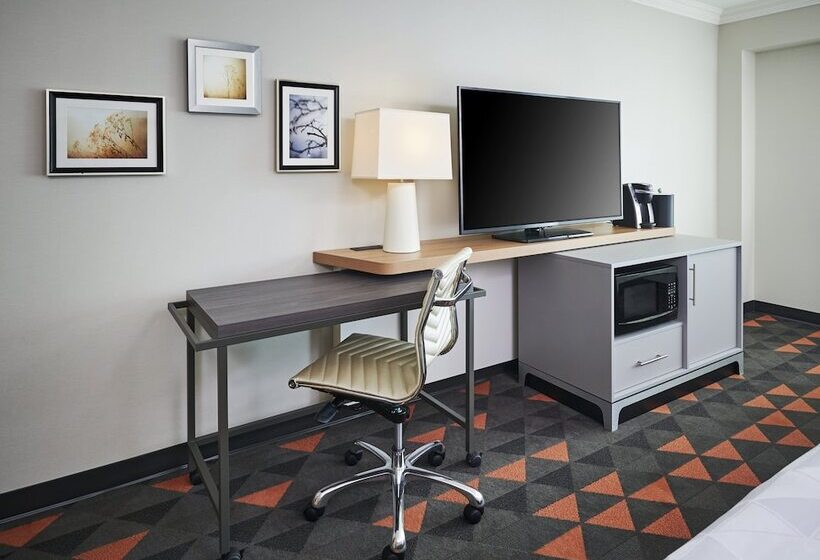 Номер Стандарт, Holiday Inn & Suites Oakville At Bronte, An Ihg