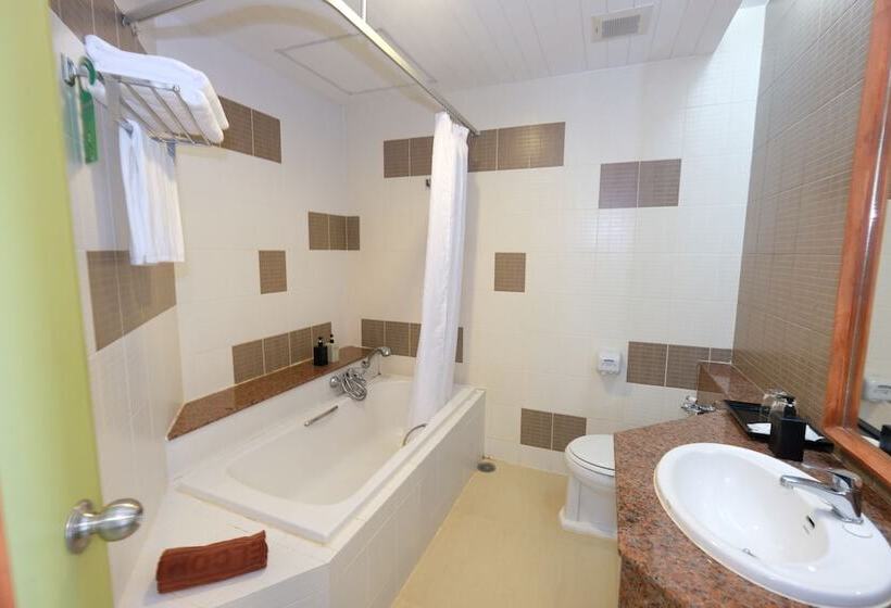 Номер Deluxe, Long Beach Chaam