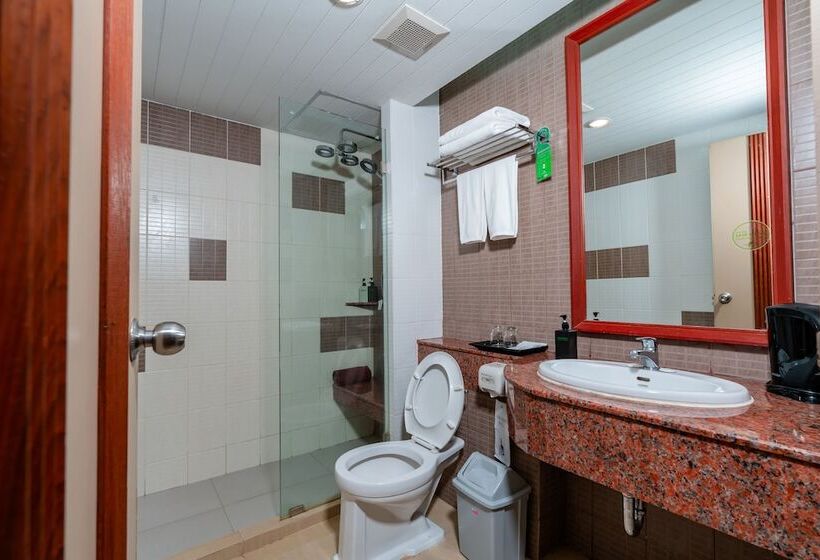 Номер Deluxe, Long Beach Chaam