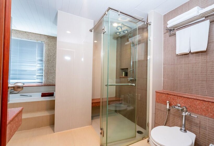 Люкс, Long Beach Chaam